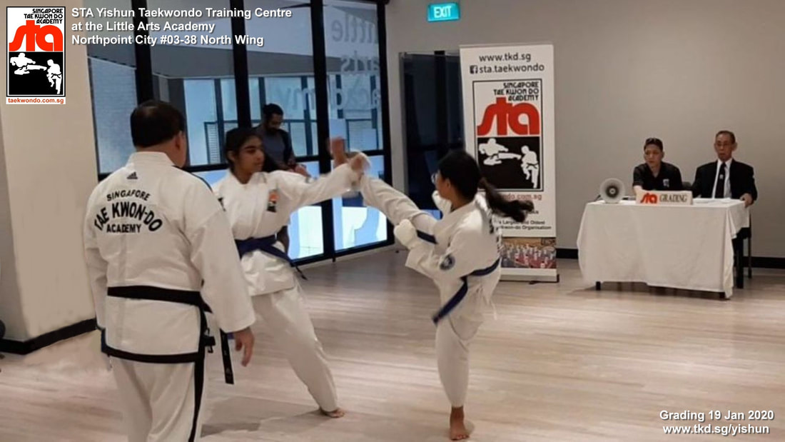 Turn Kick Alluyise Sonakshi Sparring Grading Aquarius Bedok Tampines Simei Katong Singapore Taekwondo Academy STA Adrian Huan